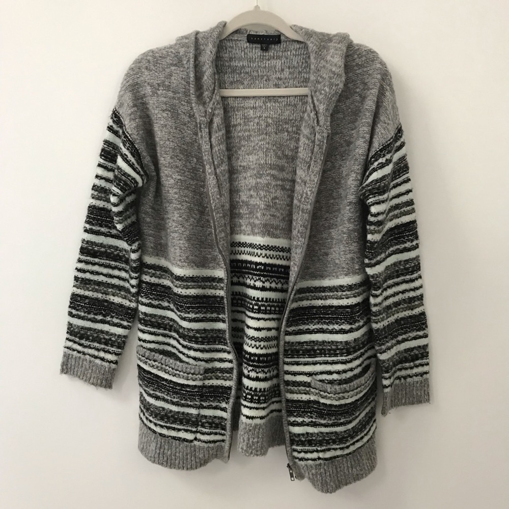 Bohemian sweater with hood